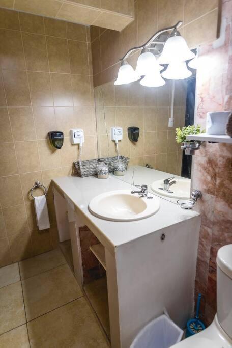 Departamento Grande Con 2 Recamaras Con Aire 5 Camas Wifi 115Mb, Cocina .Cochera Techada, #4 シウダー・バージェス エクステリア 写真