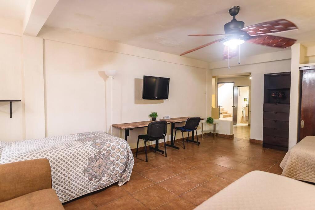 Departamento Grande Con 2 Recamaras Con Aire 5 Camas Wifi 115Mb, Cocina .Cochera Techada, #4 シウダー・バージェス エクステリア 写真