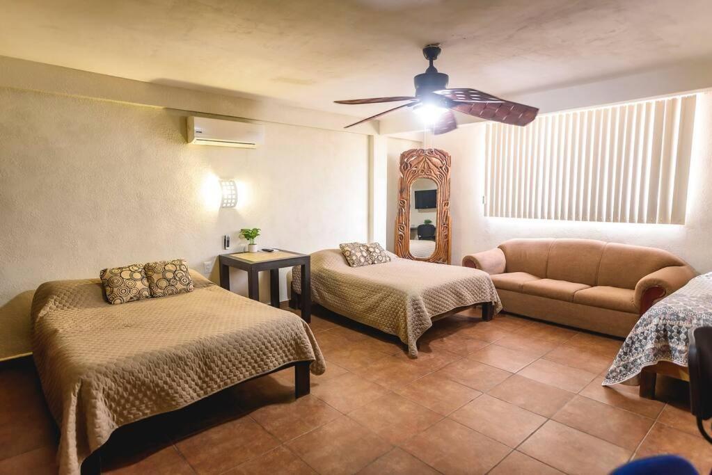 Departamento Grande Con 2 Recamaras Con Aire 5 Camas Wifi 115Mb, Cocina .Cochera Techada, #4 シウダー・バージェス エクステリア 写真