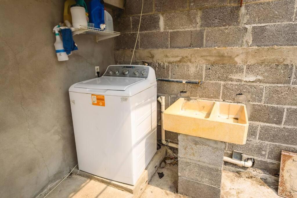 Departamento Grande Con 2 Recamaras Con Aire 5 Camas Wifi 115Mb, Cocina .Cochera Techada, #4 シウダー・バージェス エクステリア 写真